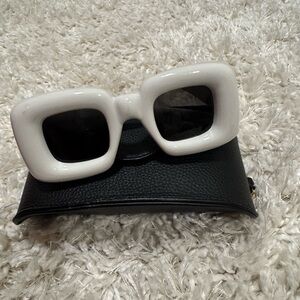 Chic White Square Sunglasses